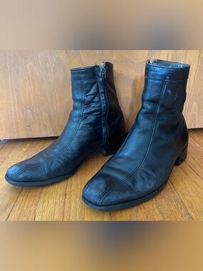 Bike-Toe Black Leather Side Zipper Mod Beatles Ankle Boots - 8.5